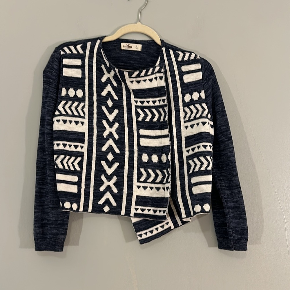 EUC like new blue and white Hollister crop sweater jacket size large